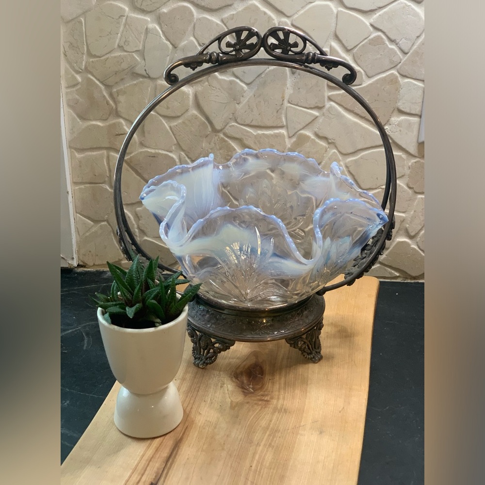 FENTON | Silver Plate Bridal Basket with Fenton Ruffled Bowl